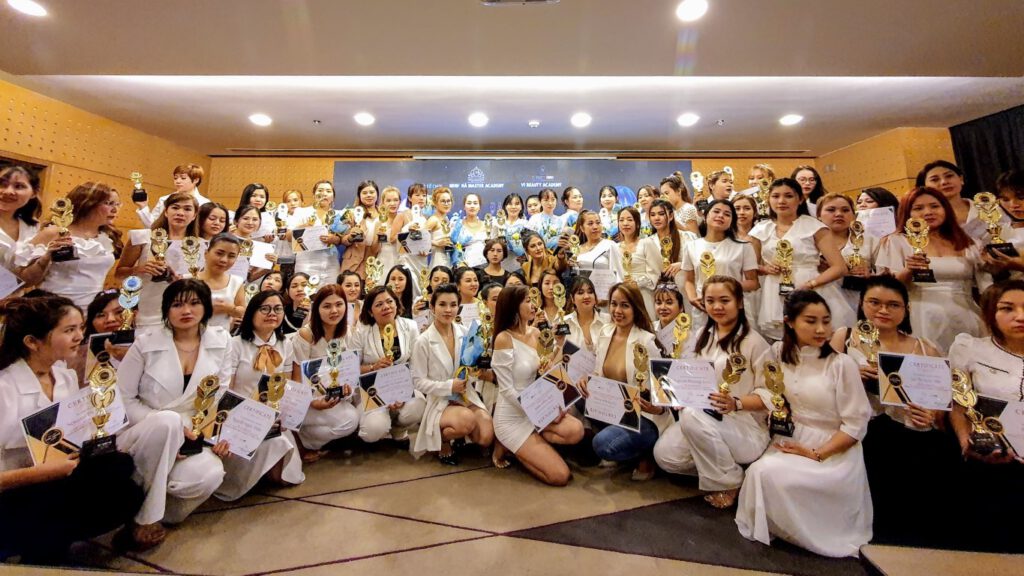 Giới thiệu Vi Beauty Academy 06/2022 2 Đại hội mi thiết kế 2020 Vi Beauty Academy